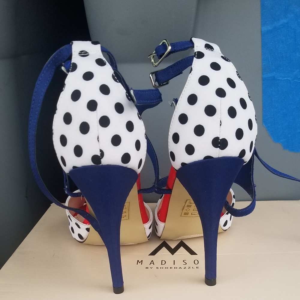 Shoes - Picture 3 of 4